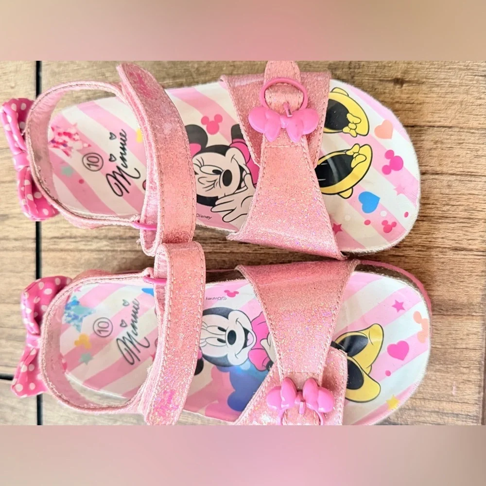 Disney Minnie Mouse glitter sandals for girls featuring a pink polka dot bow 10